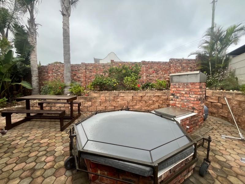 4 Bedroom Property for Sale in Fraaiuitsig Western Cape